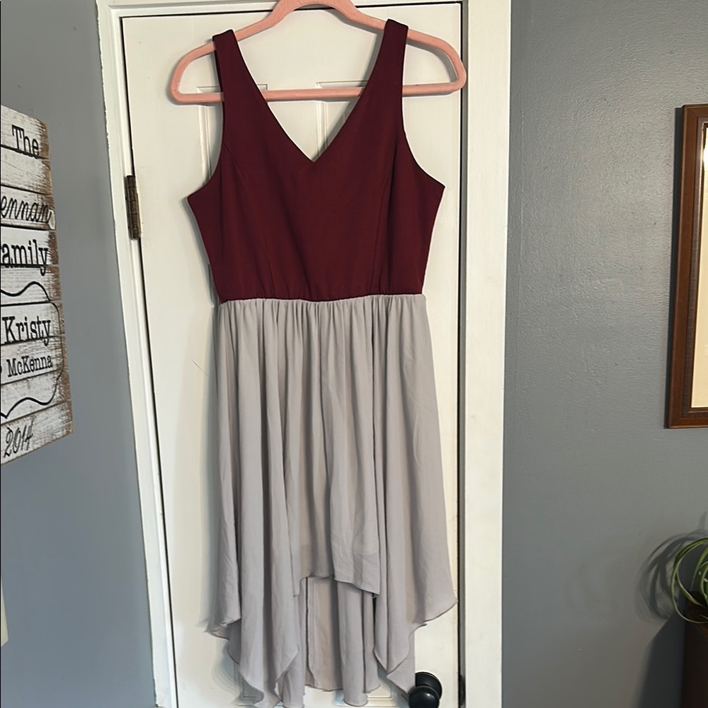 Freeway Two-Tone High-Low Dress Burgundy V-Neck Chiffon Skirt Size L